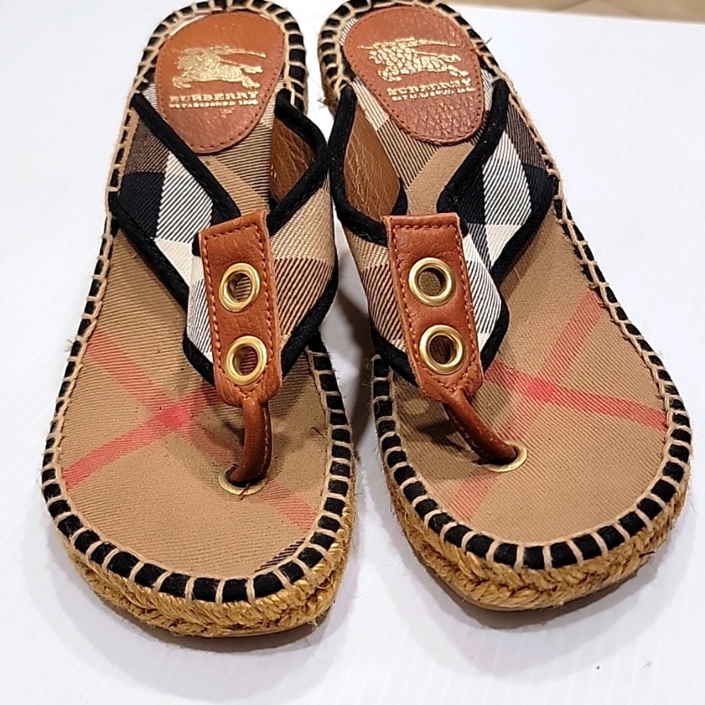 Burberry wedge sandals - Picture 3 of 10